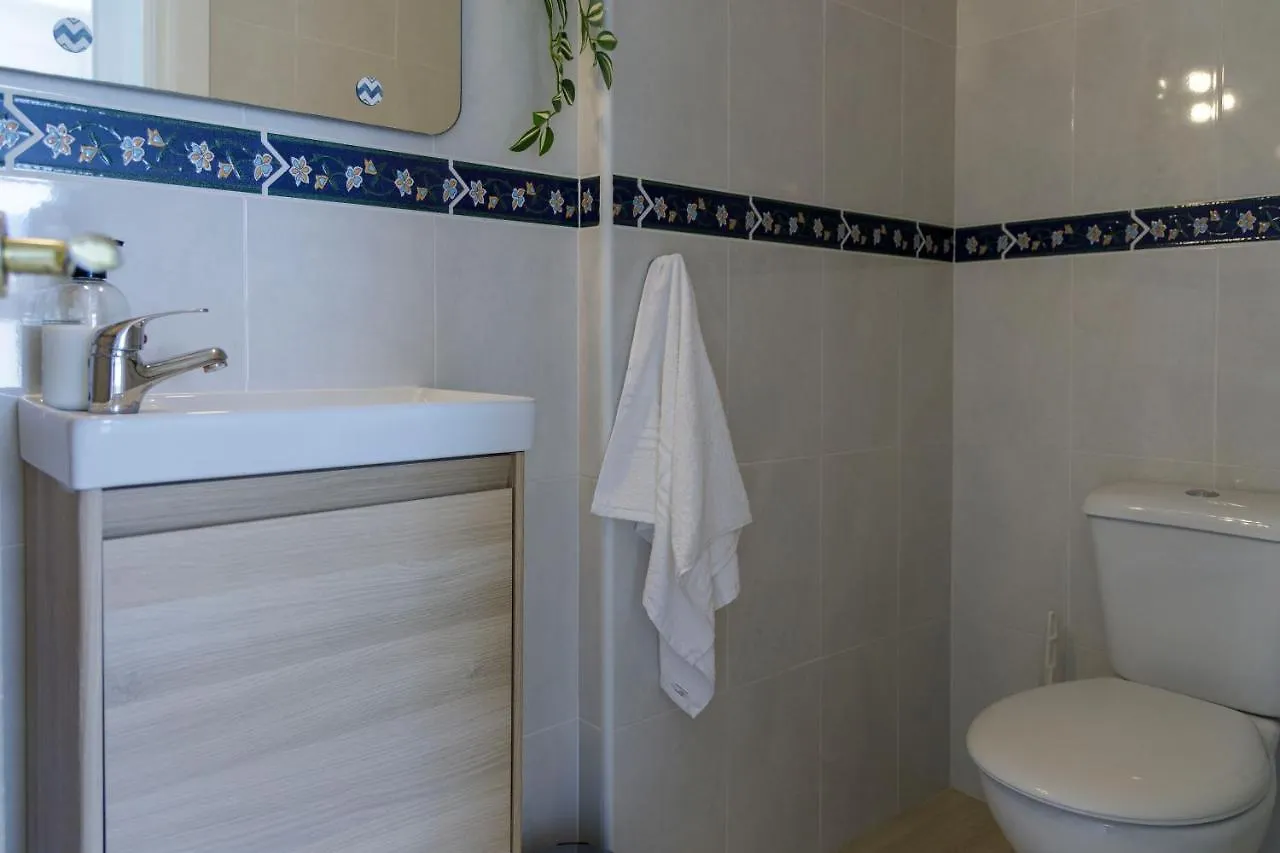 First Line Apartment Sea Views With Pool And Free Parking Benalmádena Spanien