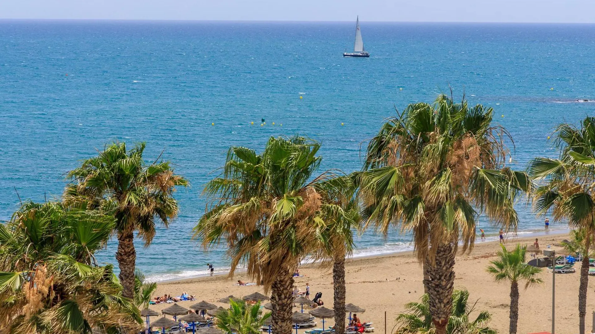 First Line Apartment Sea Views With Pool And Free Parking Benalmádena 0*,  Spanien